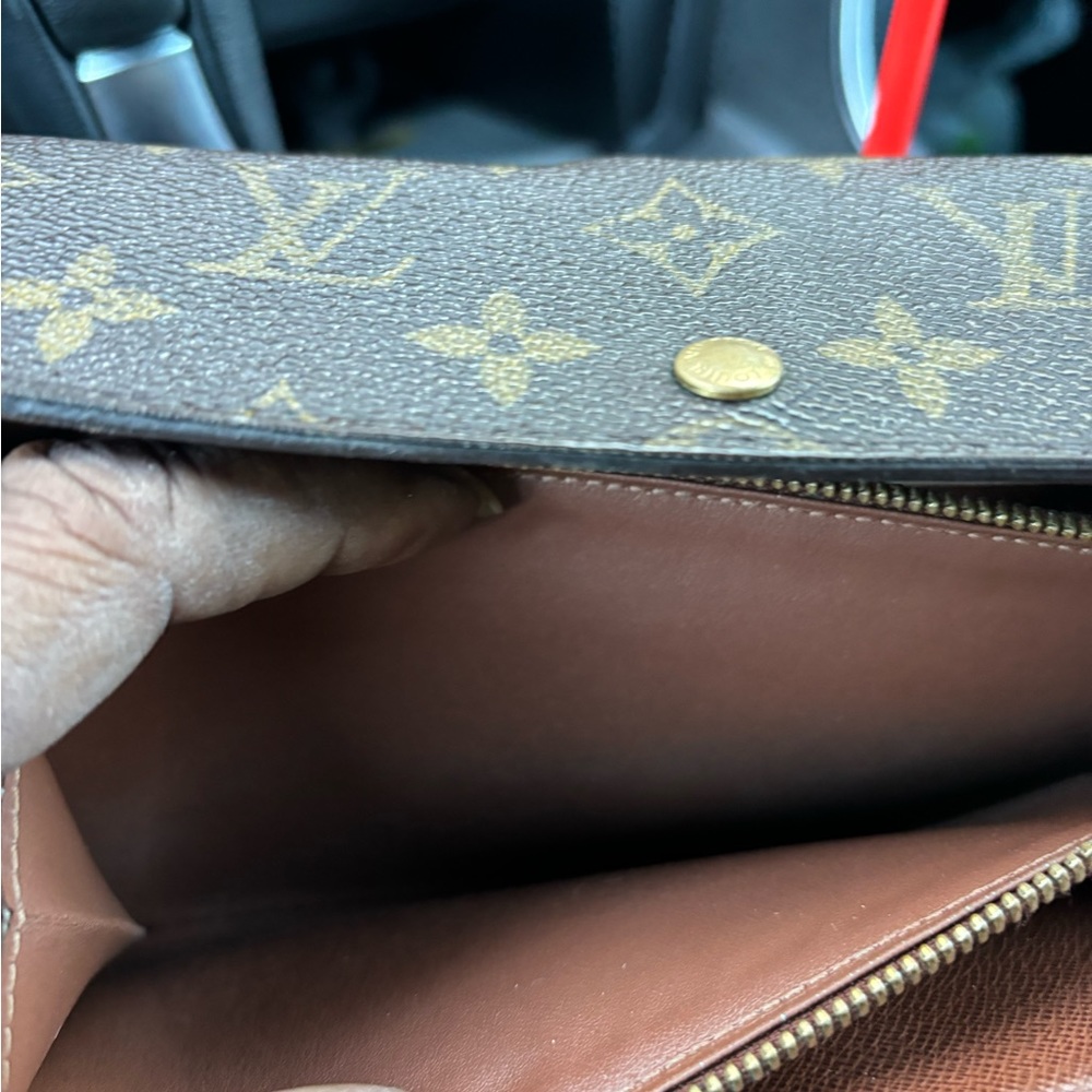 Authentic Lv wallet long - Picture 10 of 16